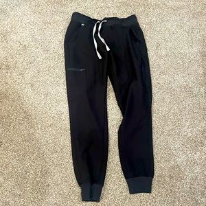Figs Zamora high waisted jogger scrub pants!